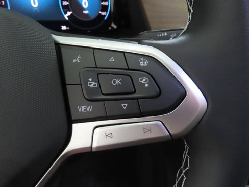 New 2025 Volkswagen Atlas SE FWD image 14