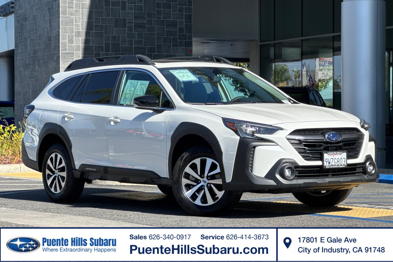 Used 2025 Subaru Outback Premium AWD/4WD image 1