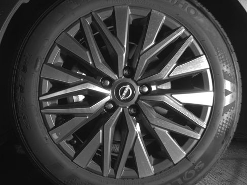 Used 2025 Nissan Altima 2.5 SV image 12