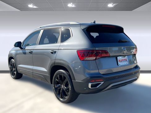 Used 2022 Volkswagen Taos SEL image 3