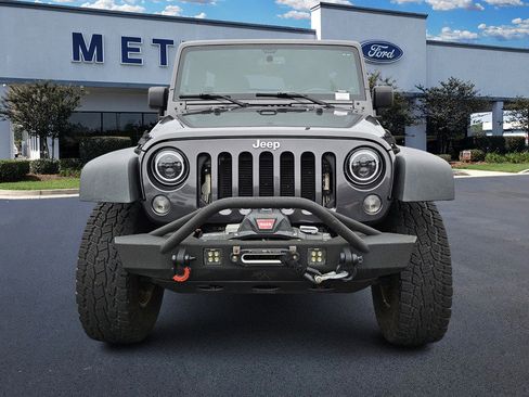 Used 2014 Jeep Wrangler Unlimited Rubicon w/ Connectivity Group image 2