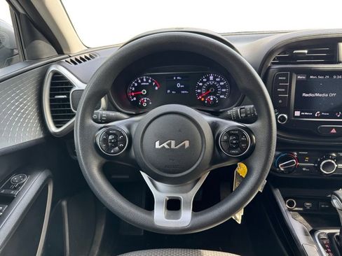 Used 2022 Kia Soul LX w/ Technology Package image 13