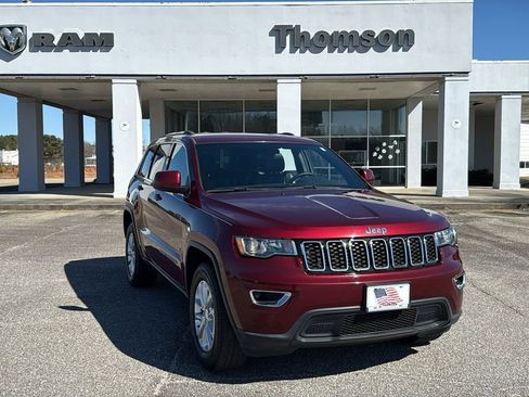 Used 2021 Jeep Grand Cherokee Laredo X image 2