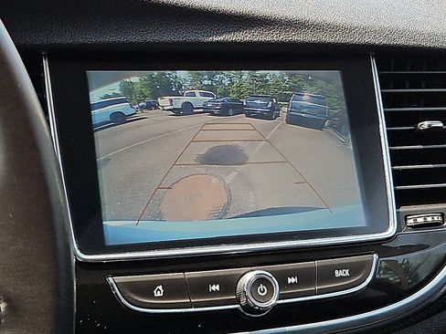 Used 2020 Buick Encore Preferred FWD image 17