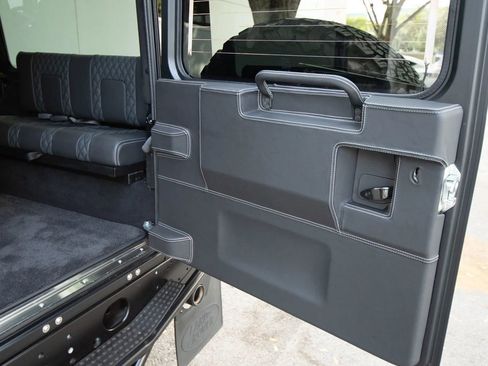 Used 1992 Land Rover Defender 110 image 65