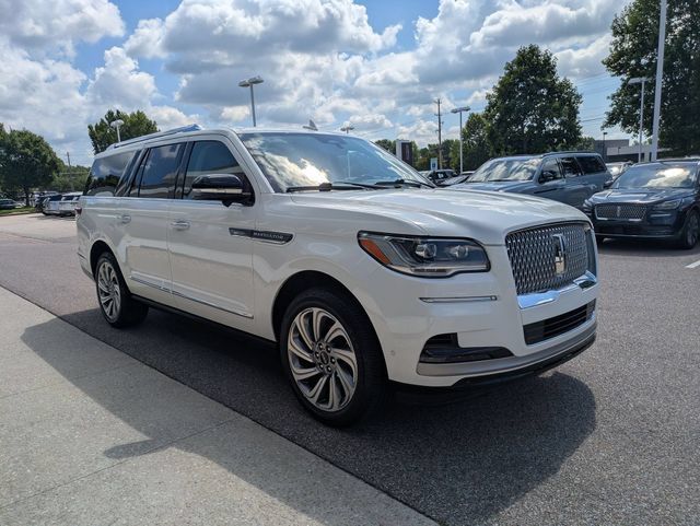 Certified 2023 Lincoln Navigator L Reserve AWD/4WD image 9
