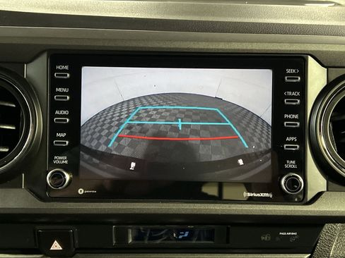 Used 2021 Toyota Tacoma TRD Sport w/ Technology Package image 19