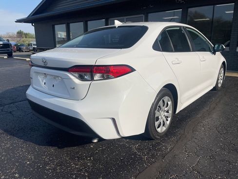 Used 2025 Toyota Corolla LE w/ Convenience Package image 6
