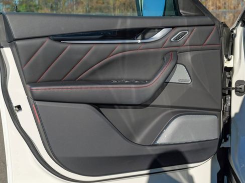 Used 2020 Maserati Levante GranSport image 16