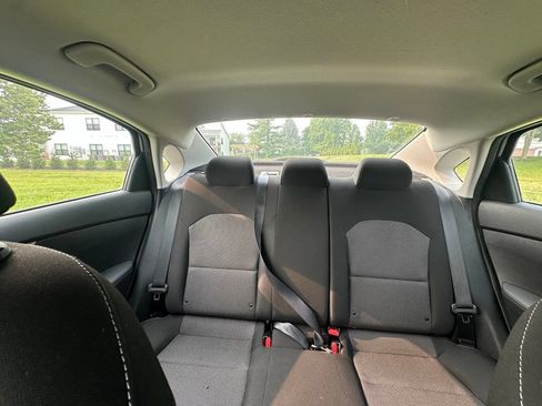 Used 2022 Kia Forte LXS FWD image 22