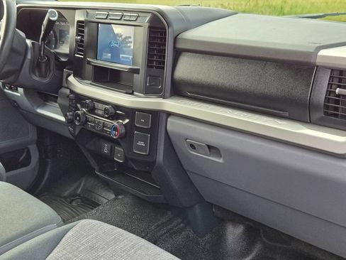 Used 2024 Ford F250 XLT w/ FX4 Off-Road Package AWD/4WD image 17