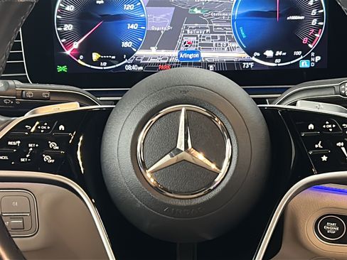 Used 2025 Mercedes-Benz GLE 450e 4MATIC image 26