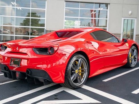Used 2018 Ferrari 488 Spider RWD image 12