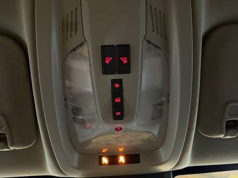 Used 2017 GMC Terrain SLE image 30