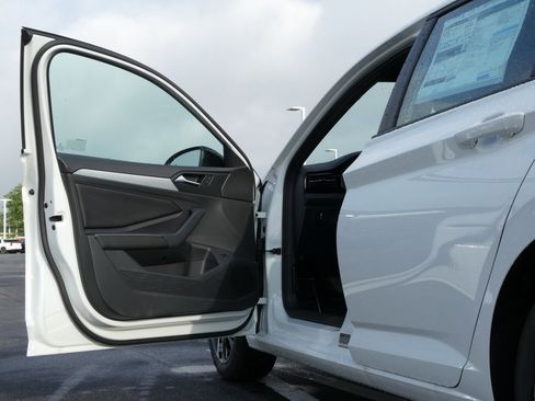 New 2025 Volkswagen Jetta Sport image 28