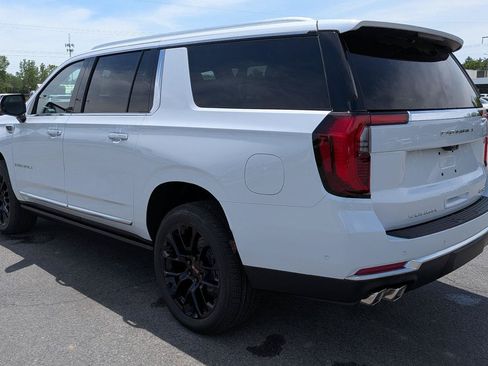 New 2026 GMC Yukon XL Denali w/ Denali Reserve Package AWD/4WD image 8