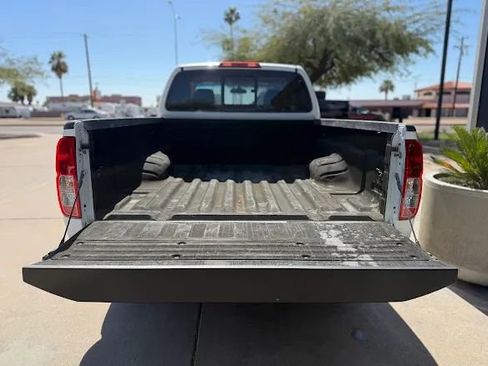 Used 2017 Nissan Frontier SV RWD image 9