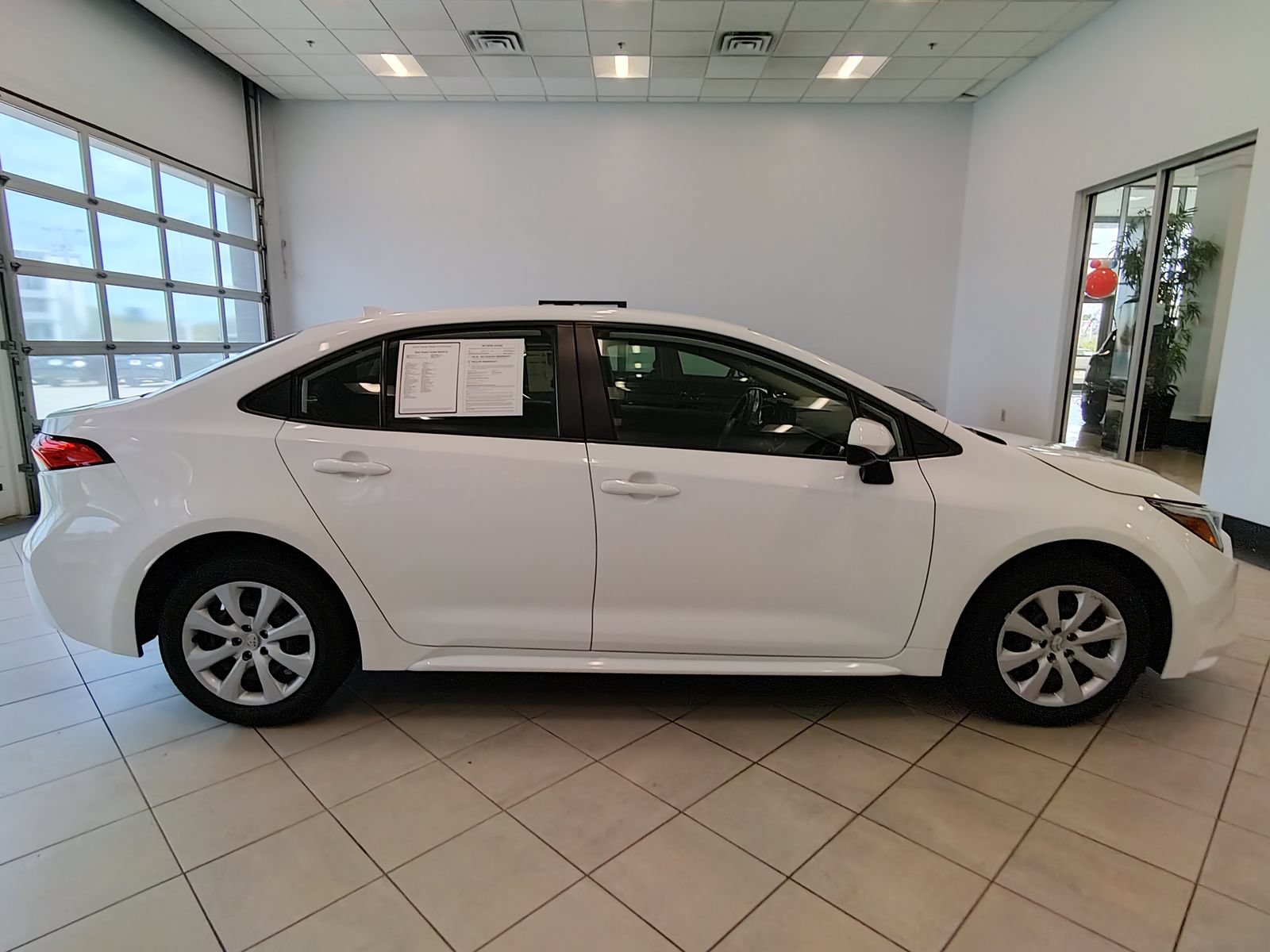 Used 2025 Toyota Corolla LE FWD image 2