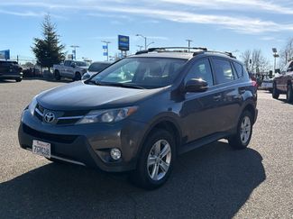 Used 2014 Toyota RAV4 XLE video 1