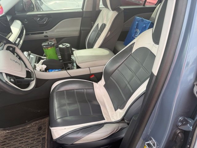 Used 2025 Lincoln Aviator AWD w/ Jet Appearance Package image 13