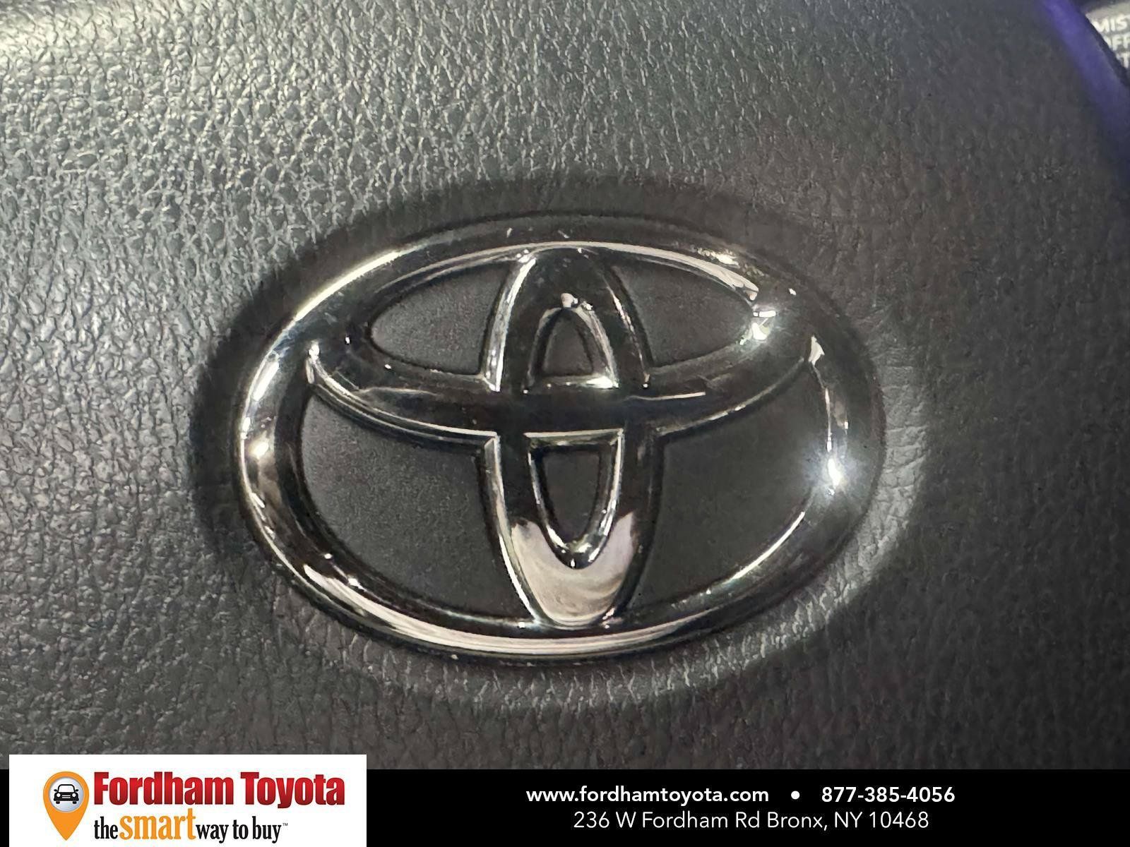 Used 2023 Toyota Venza XLE AWD/4WD image 33