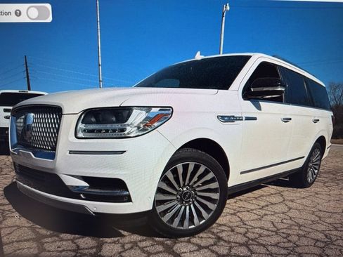 Used 2019 Lincoln Navigator Reserve image 1