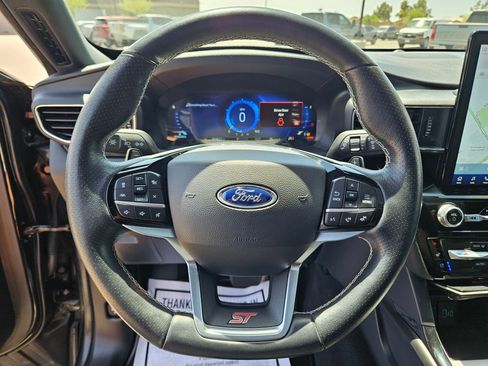 Used 2022 Ford Explorer ST w/ Equipment Group 401A AWD/4WD image 16