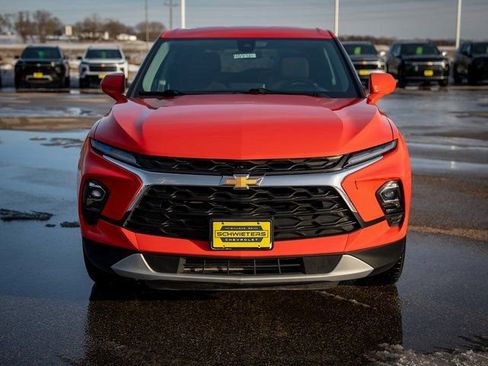 Used 2025 Chevrolet Blazer LT image 2