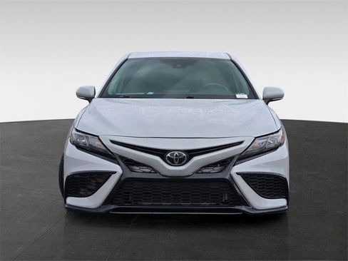 Used 2023 Toyota Camry SE w/ Convenience Package image 2