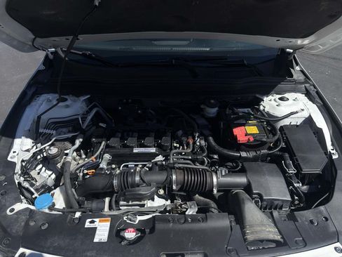 Used 2018 Honda Accord Sport image 10