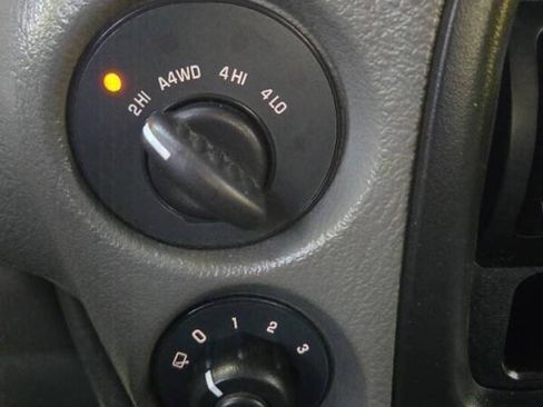 Used 2002 Chevrolet TrailBlazer LS w/ Preferred Equipment Group image 21