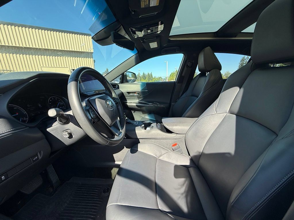 Used 2024 Toyota Venza Nightshade AWD/4WD image 5