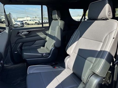 New 2026 Chevrolet Suburban Premier image 35