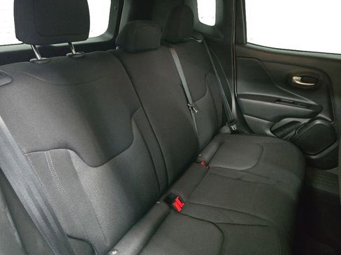 Used 2023 Jeep Renegade Latitude AWD/4WD image 16