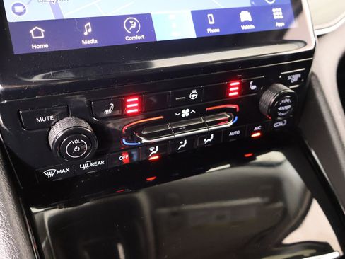 Used 2023 Jeep Grand Cherokee Limited image 8