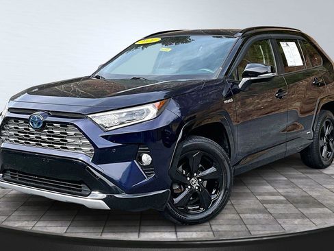 Used 2020 Toyota RAV4 XSE image 12