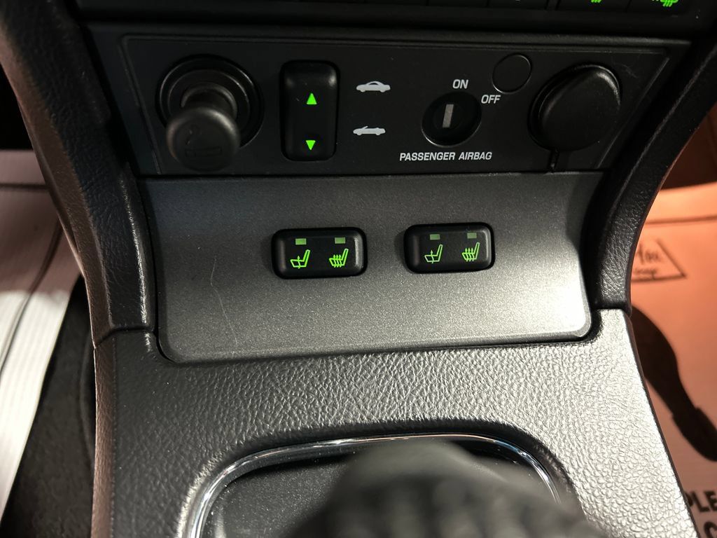 Used 2004 Ford Thunderbird RWD image 17
