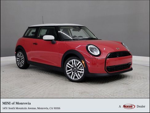 Used 2025 MINI Cooper 2-Door Hardtop image 1