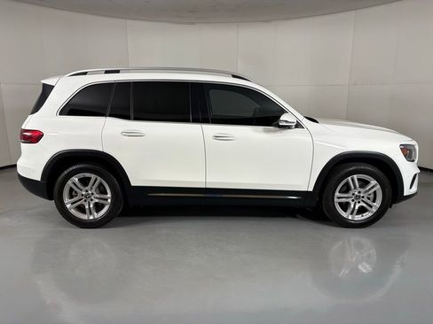 Used 2021 Mercedes-Benz GLB 250 w/ Premium Package image 9