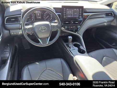 Used 2022 Toyota Camry SE image 12