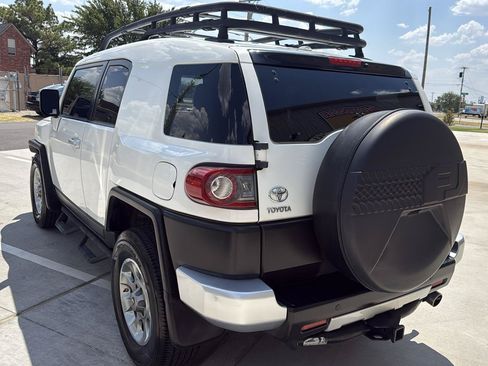 Used 2012 Toyota FJ Cruiser 2WD w/ Upgrade Pkg image 14