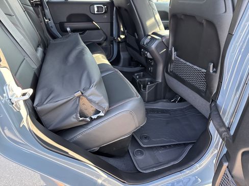 New 2025 Jeep Gladiator Rubicon image 21