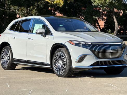 New 2025 Mercedes-Benz Maybach EQS 680 4MATIC image 7