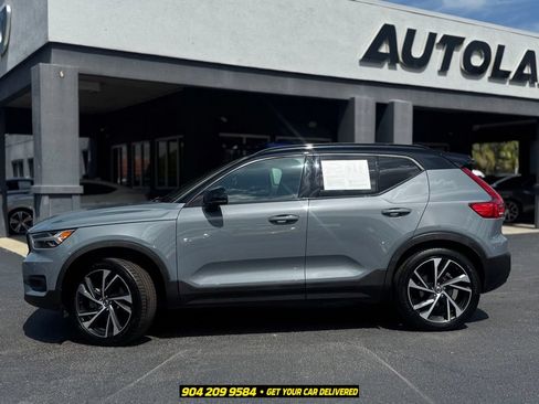Used 2022 Volvo XC40 T5 R-Design w/ Climate Package AWD/4WD image 4