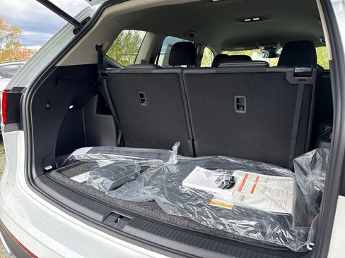 New 2026 Volkswagen Atlas SE image 14