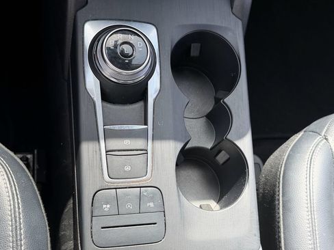 Used 2022 Ford Escape Titanium AWD/4WD image 24