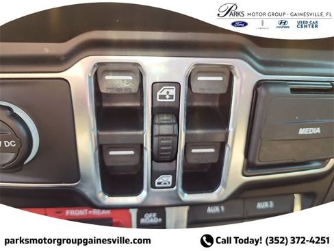 Used 2021 Jeep Gladiator Rubicon image 15