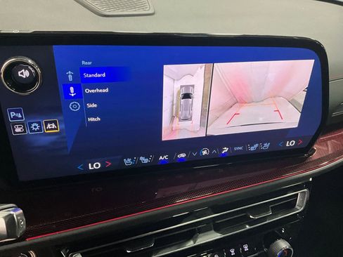 Used 2024 Chevrolet Traverse RS image 17