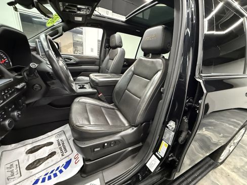 Used 2021 Chevrolet Tahoe High Country w/ Premium Package image 13