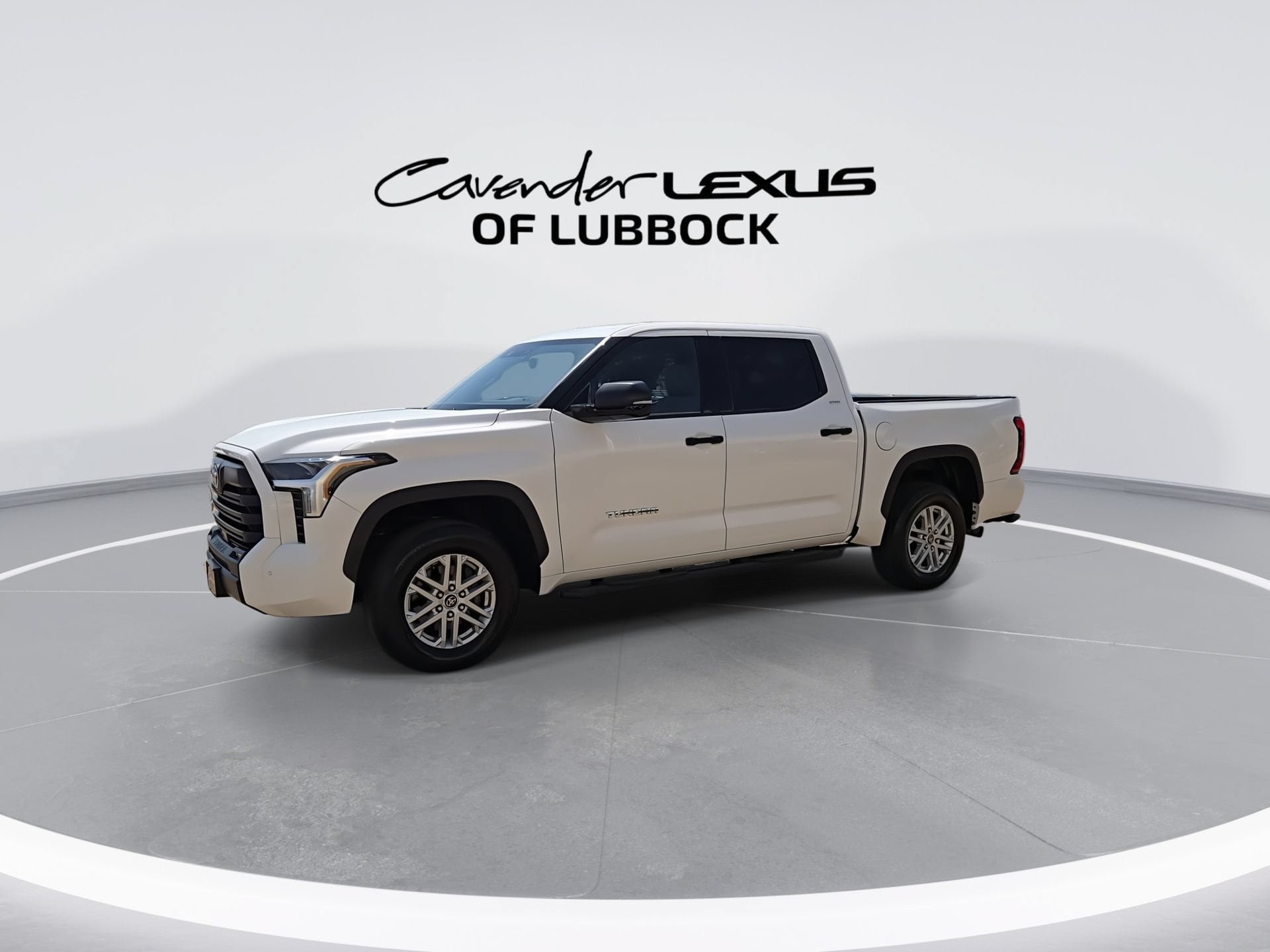 Used 2023 Toyota Tundra SR5 w/ SR5 Convenience Package AWD/4WD image 5